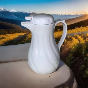 Winco VSW-42W, 42-Ounce White Swirl Insulated Beverage Server Tea/Coffee Pot